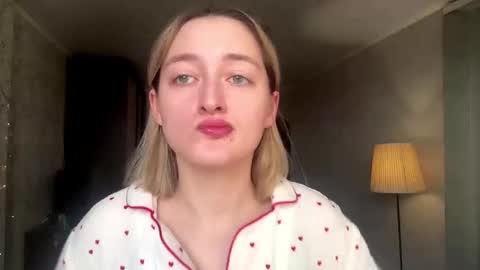 Emily online show from November 24, 9:33 am