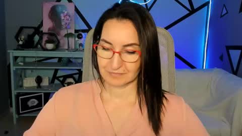 UnaTera online show from May 22, 6:22 am