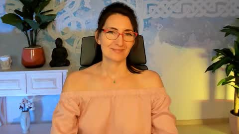Snapshot of unatera chatting on October 21, 9:24 am UnaTera online show from October 21, 9:24 am