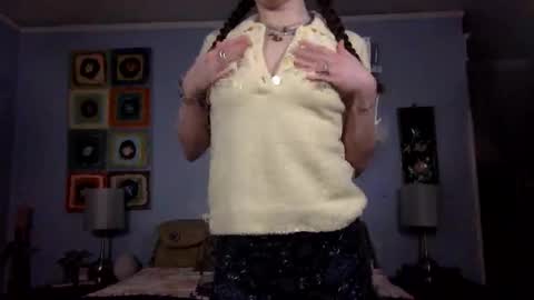 Lola Moonstone online show from March 1, 3:28 am