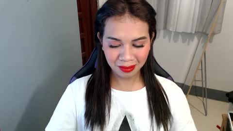 Vee online show from January 1, 3:57 pm