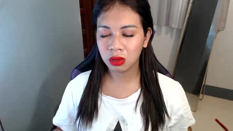 Vee online show from January 1, 5:54 am