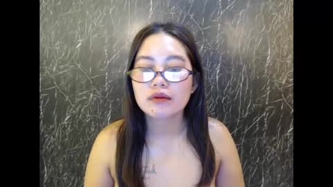 ur_prettychelsie18 online show from April 28, 2:38 am