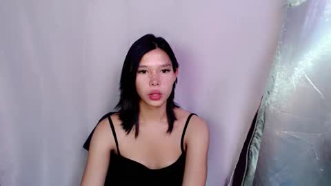 Snapshot of urasian_prettyjane chatting on October 25, 2:41 am Jane online show from October 25, 2:41 am