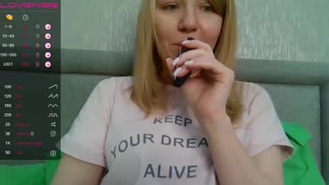 urbadkitty online show from December 28, 6:39 am