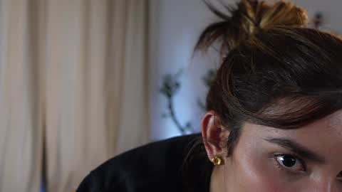 Linda Restrepo online show from December 4, 10:19 pm