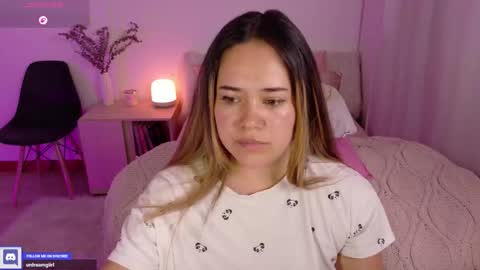 Mia Miller online show from November 18, 9:05 pm