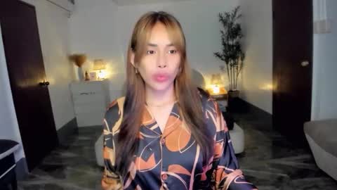 Guinevere online show from April 10, 7:53 pm