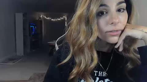 Snapshot of urgoddessmarla chatting on October 9, 3:21 am Goddess Marla online show from October 9, 3:21 am