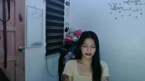 hi im kim online show from February 9, 7:27 am