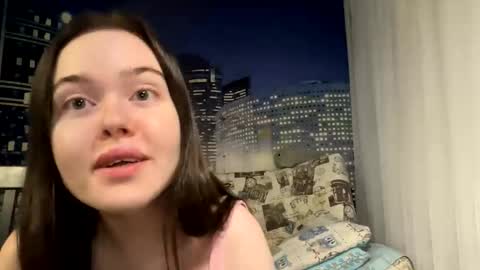 Hannah online show from December 1, 10:45 pm