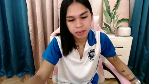 ursweet_zeviixx online show from February 8, 1:11 am