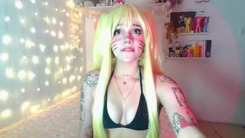 uryukim_ online show from August 8, 3:14 am
