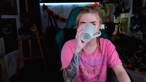 Leila online show from October 28, 7:52 pm