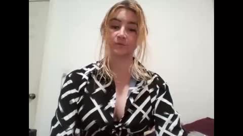 vagimosa online show from October 3, 8:52 am