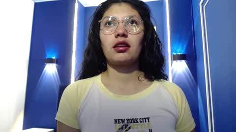 Snapshot of vainilla_cam chatting on October 22, 2:05 am Vainilla online show from October 22, 2:05 am