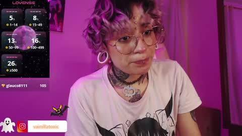 Vainilla Independent model online show from December 16, 2:04 am