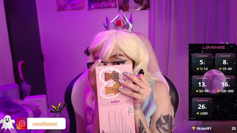 Vainilla Independent model online show from January 21, 11:45 pm