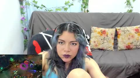 Vaiolet1314 online show from March 1, 3:06 am