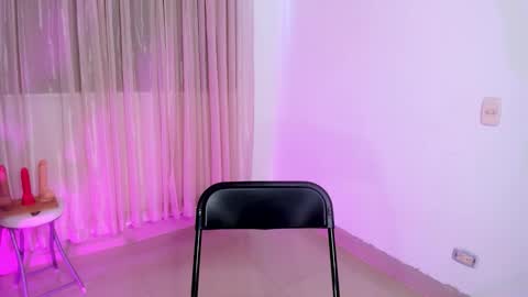 HI IM NEW online show from February 21, 5:46 pm