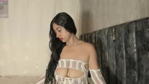 valen_latina27 online show from December 14, 8:34 am