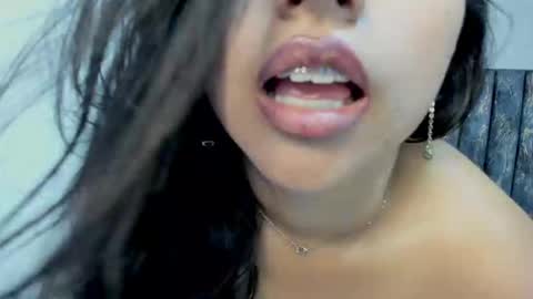 valen_latina27 online show from December 2, 9:04 pm
