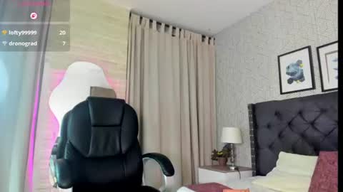 Valen online show from June 24, 1:21 pm