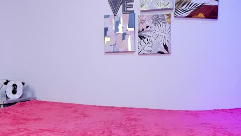 VALENTINA online show from February 8, 8:10 pm