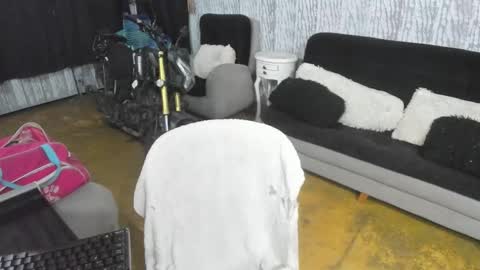 valentina online show from March 15, 8:49 am