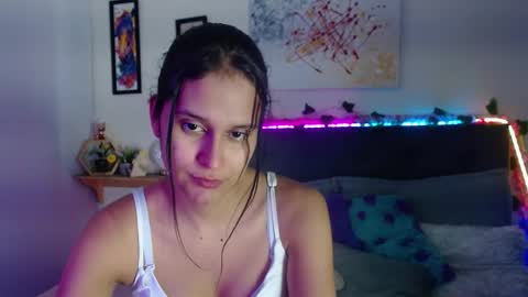 V A L E N T I N I online show from November 26, 7:37 pm