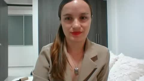 valeriafrannco online show from February 11, 2:36 am