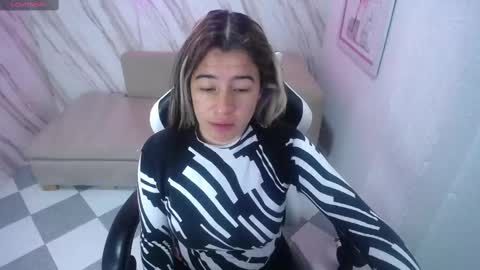 valerie_b online show from February 11, 3:08 am