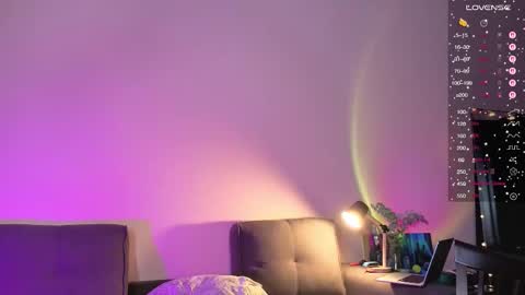 Kristi moony online show from January 31, 10:30 pm