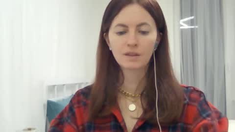 Snapshot of valerie_rose777 chatting on January 6, 6:52 pm valerie_rose777 online show from January 6, 6:52 pm