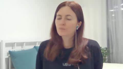 Snapshot of valerie_rose777 chatting on January 27, 7:03 pm valerie_rose777 online show from January 27, 7:03 pm