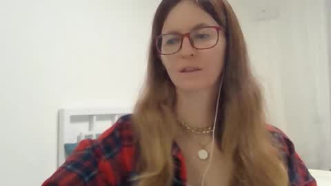 Snapshot of valerie_rose777 chatting on October 12, 8:44 pm valerie_rose777 online show from October 12, 8:44 pm