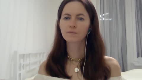 Snapshot of valerie_rose777 chatting on December 6, 7:33 pm valerie_rose777 online show from December 6, 7:33 pm