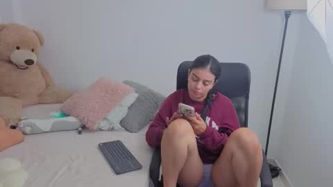 Juli C online show from November 6, 1:00 am