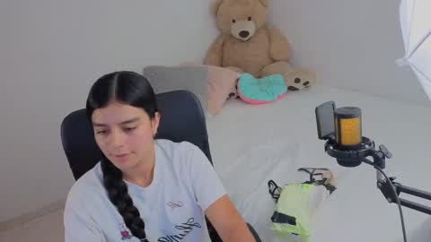 valerihouse_ online show from May 15, 2:16 am