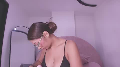 Valeryn online show from April 1, 3:07 am