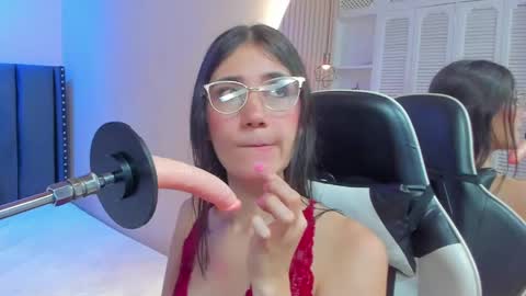   online show from May 13, 11:38 am