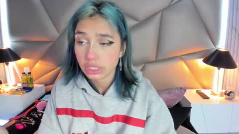 Valery Smith15s online show from February 17, 3:15 am