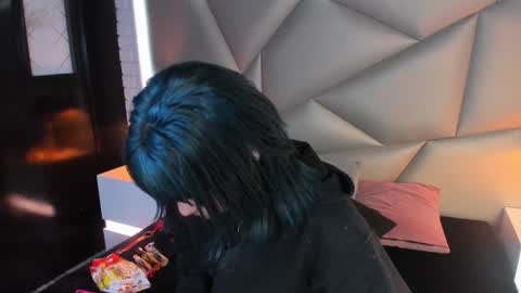 Valery Smith15s online show from January 18, 3:20 am