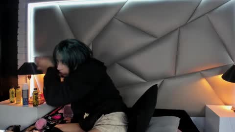 Valery Smith15s online show from February 25, 3:09 am