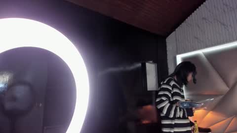 Valery Smith15s online show from March 4, 3:11 am