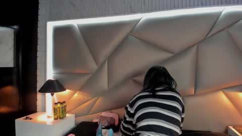 Valery Smith15s online show from March 6, 3:13 am