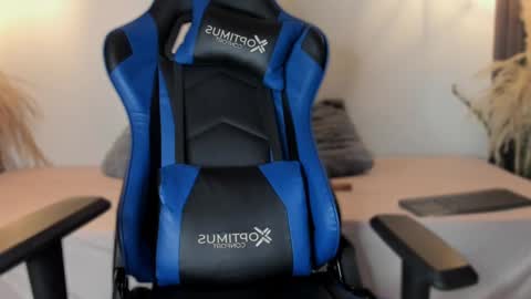 call me Maria online show from February 11, 4:33 am