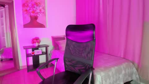 valey_x online show from October 31, 5:42 am