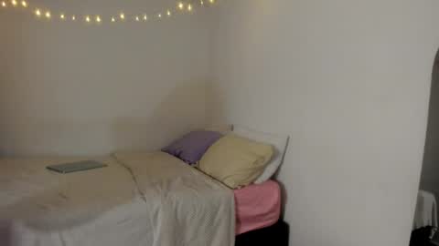 VALIENTE  online show from May 24, 2:21 am