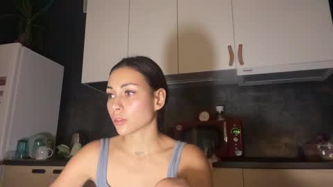 Snapshot of valorant_girl chatting on December 11, 7:25 pm Little Devil online show from December 11, 7:25 pm